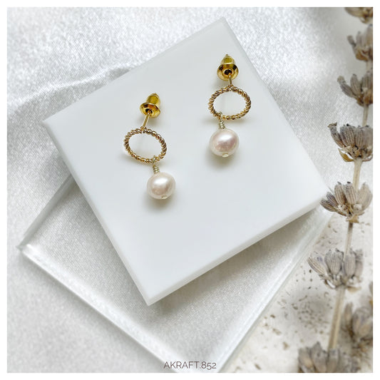 Petite Circle Single Pearl Earrings