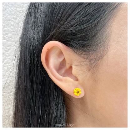 Sunflower Small Ear Stud