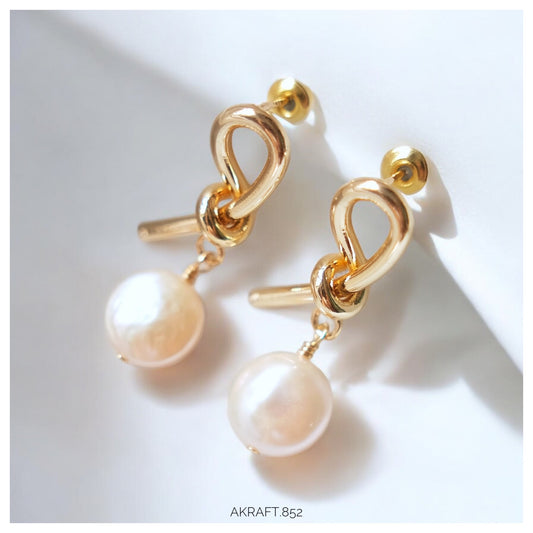 Baroque Pearl Big Knot Earrings