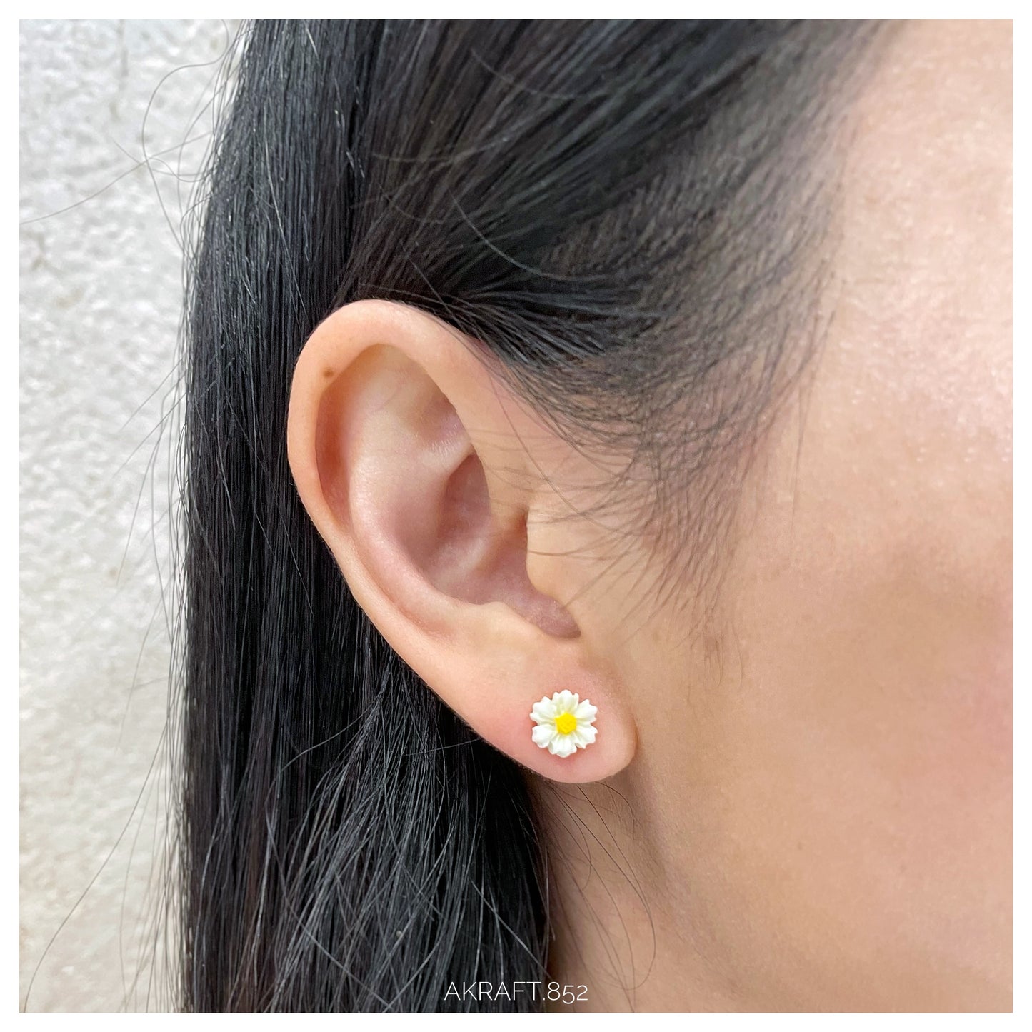 Sunflower Small Ear Stud