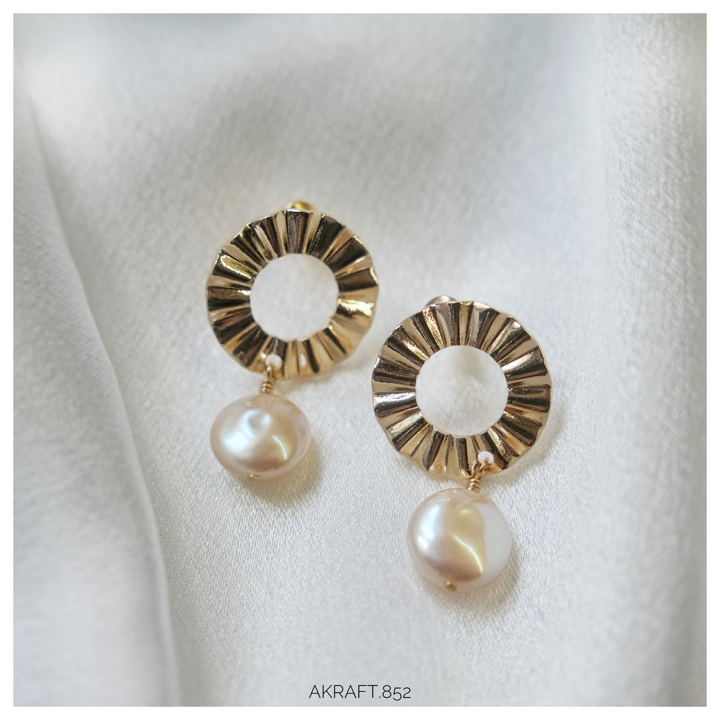 Baroque Pearl Dynamic Hoop stud Earrings