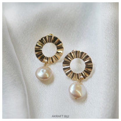 Baroque Pearl Dynamic Hoop stud Earrings